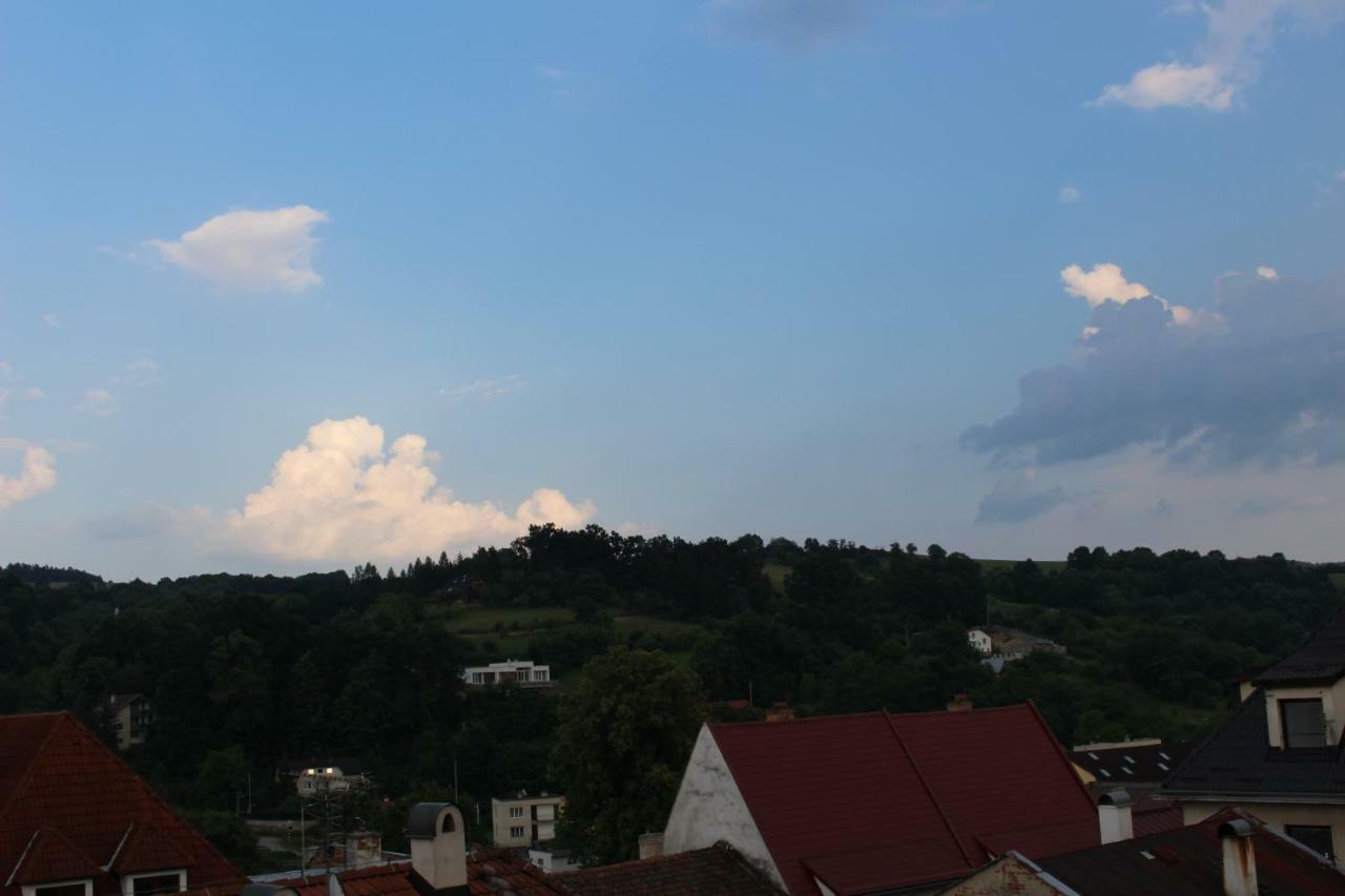 Centrum Apartman S- Dom Бардіїв Екстер'єр фото